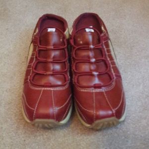 Steve Madden slip on